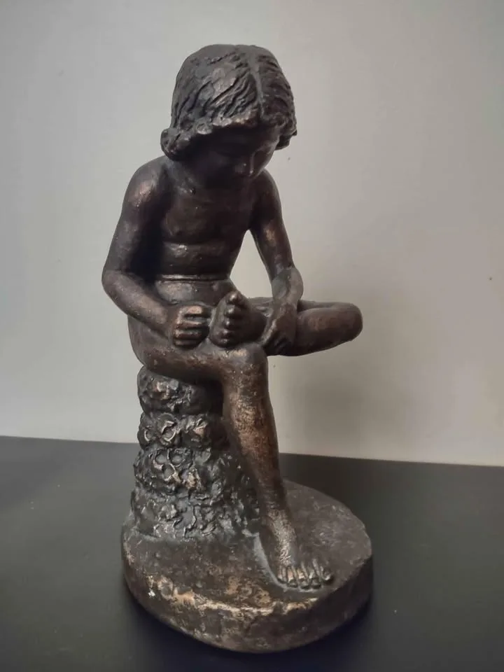 Boy with Thorn Statue (Fedelino Spinario) image indicator(5)