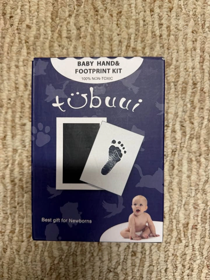 NEW Baby handprint & footprint inkless kit- giftable. - photo 5