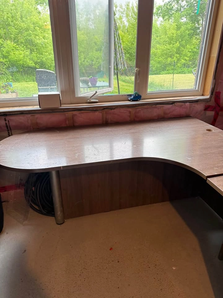 FREE Office table - photo 3
