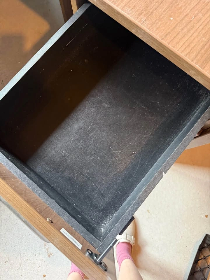 FREE Office table - photo 5