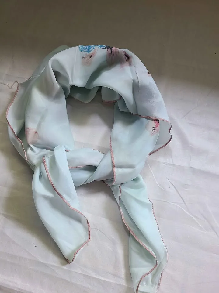 Vintage Ladies scarves image indicator(2)