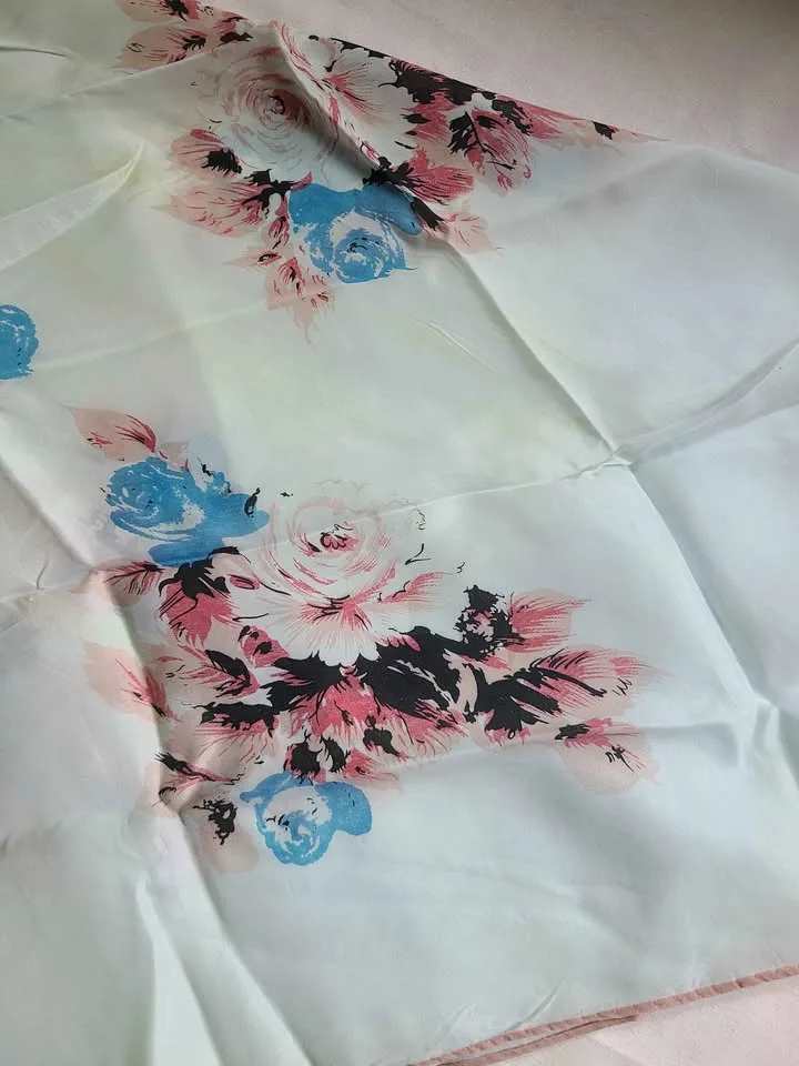 Vintage Ladies scarves image indicator(3)