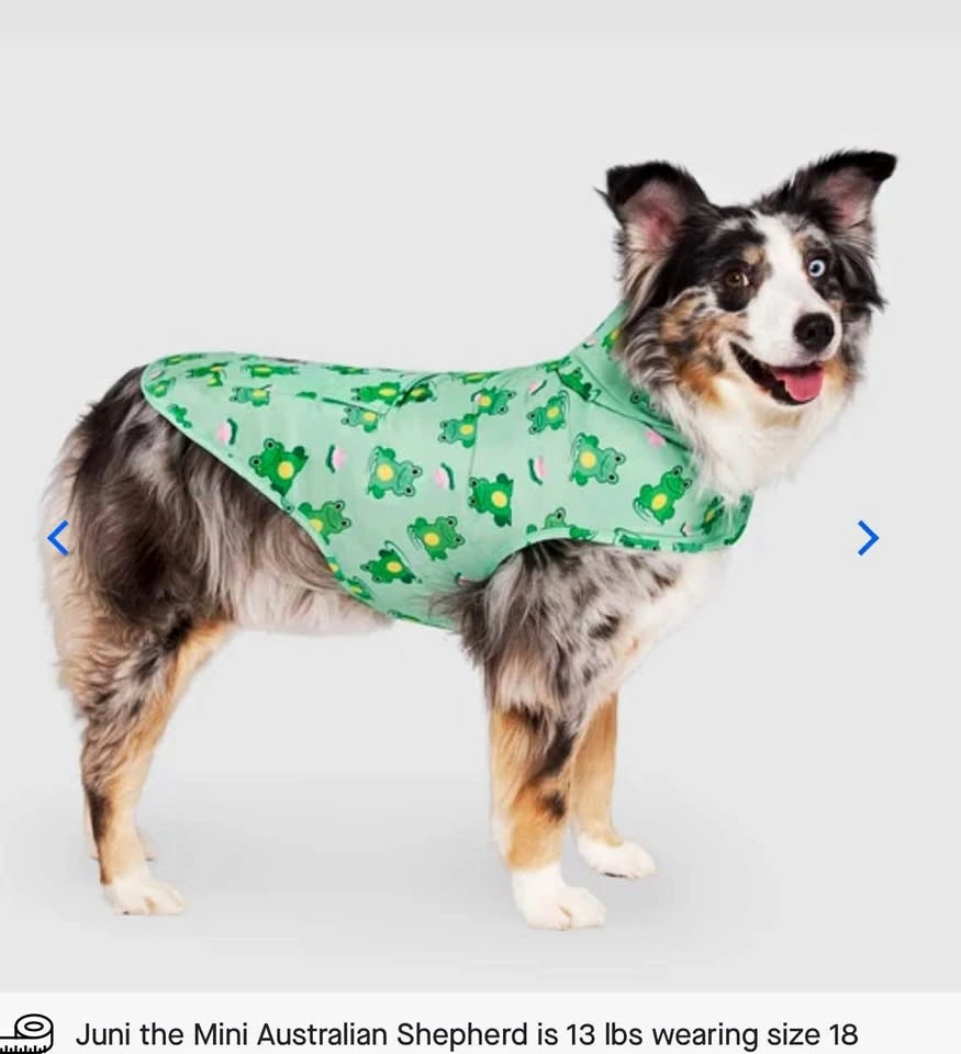 Canada Pooch Pick Me Poncho (NWT - Size 20)