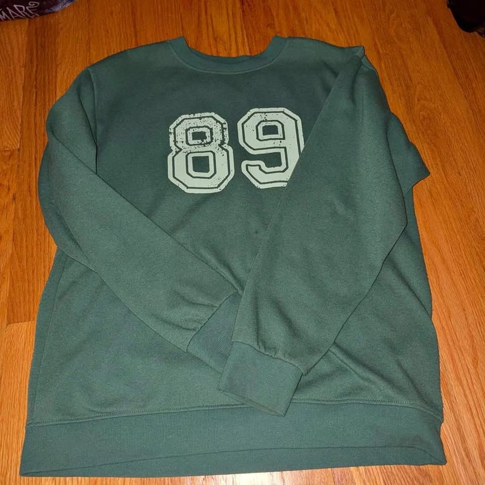 Green sweatshirt