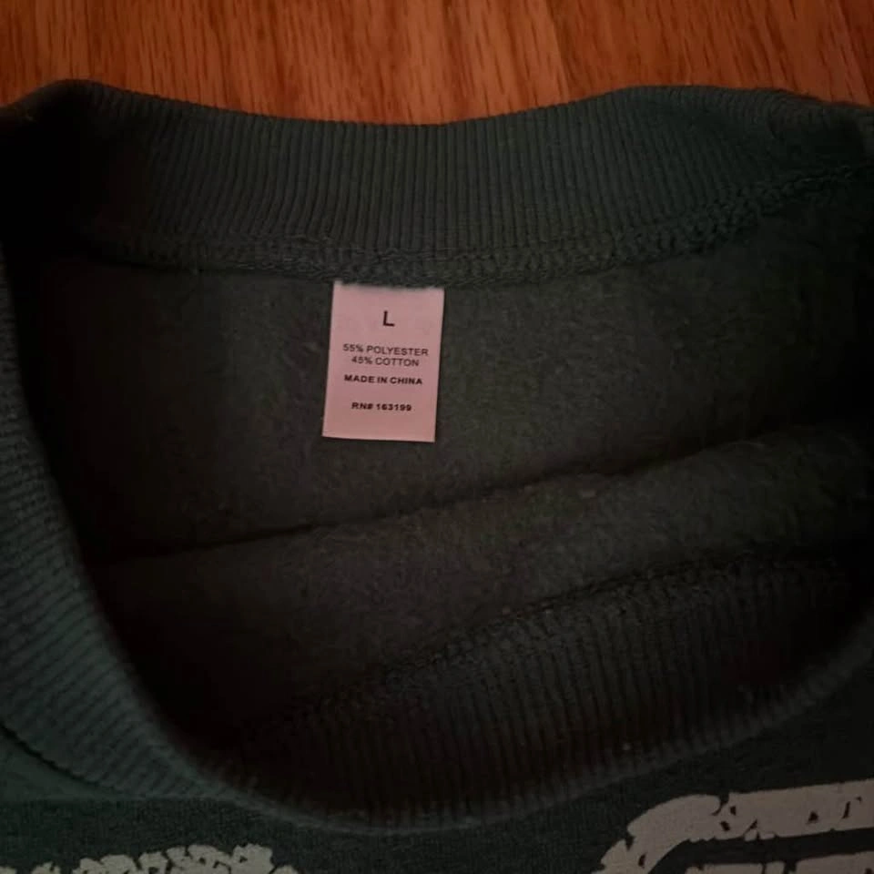 Green sweatshirt - photo 2