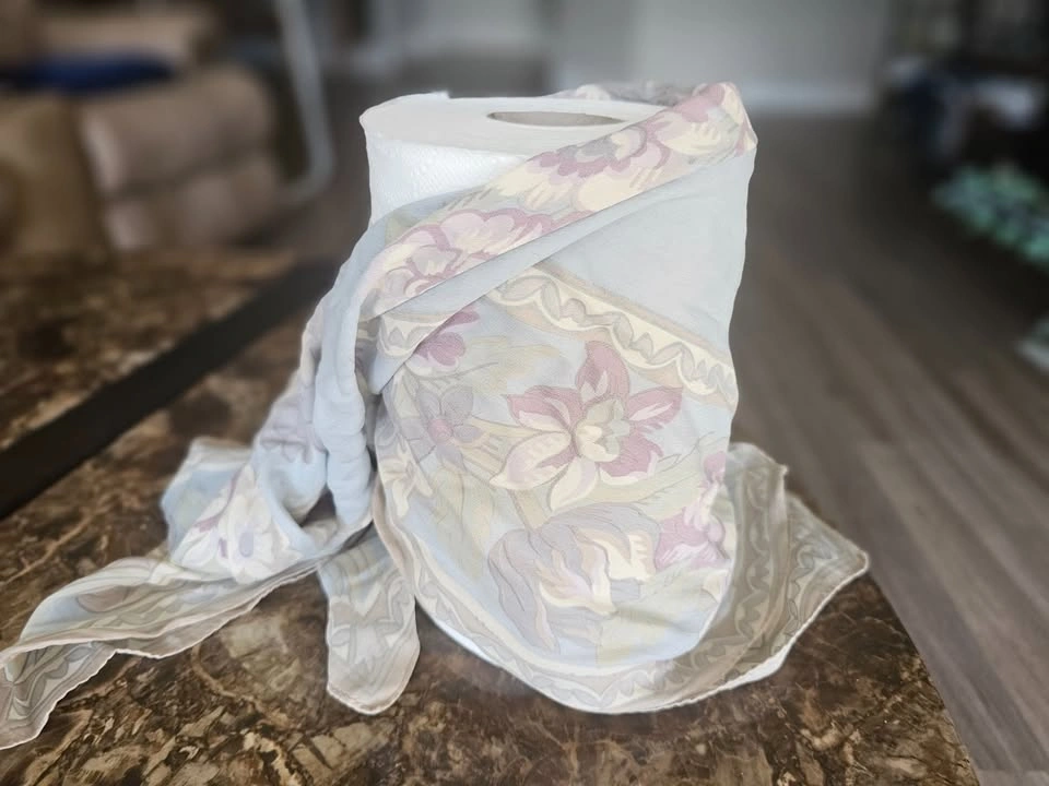 $13 OBO Liz Claiborne scarf - photo 2