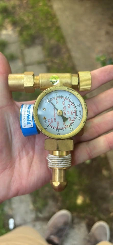 Acetylene regulator - photo 2