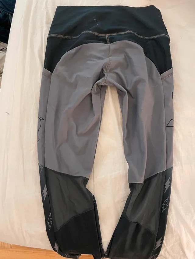 🧡 Pokémon Center Women's Leggings - Size M image indicator(2)