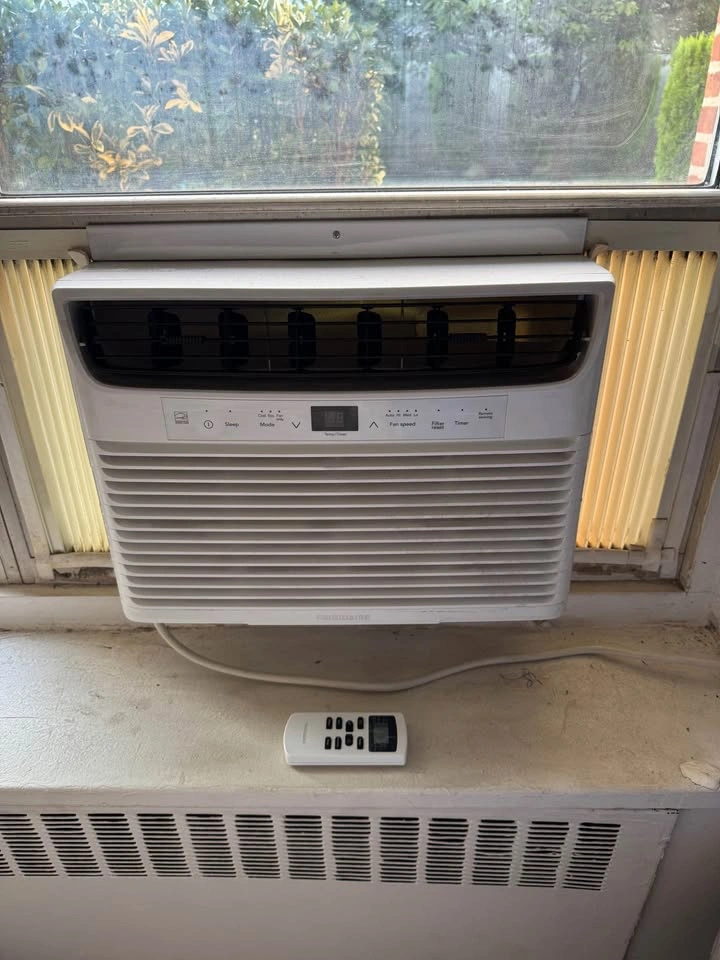 Frigidaire 10,000 BTU Window Air Conditioner - photo 5