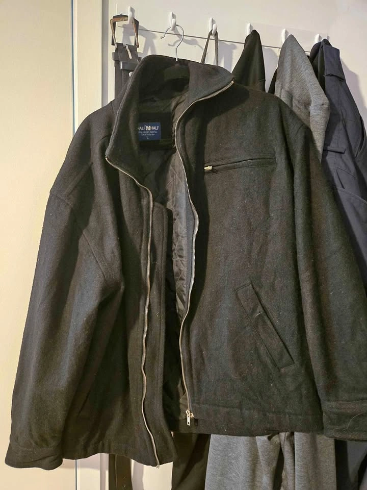 Half N Half Black Zip-Up Jacket Size L