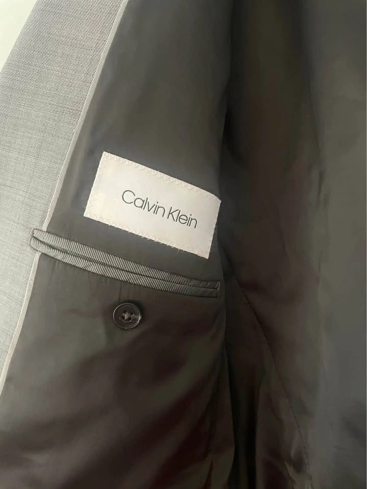 Light Grey Calvin Klein Suit (42R, 36W) - photo 3