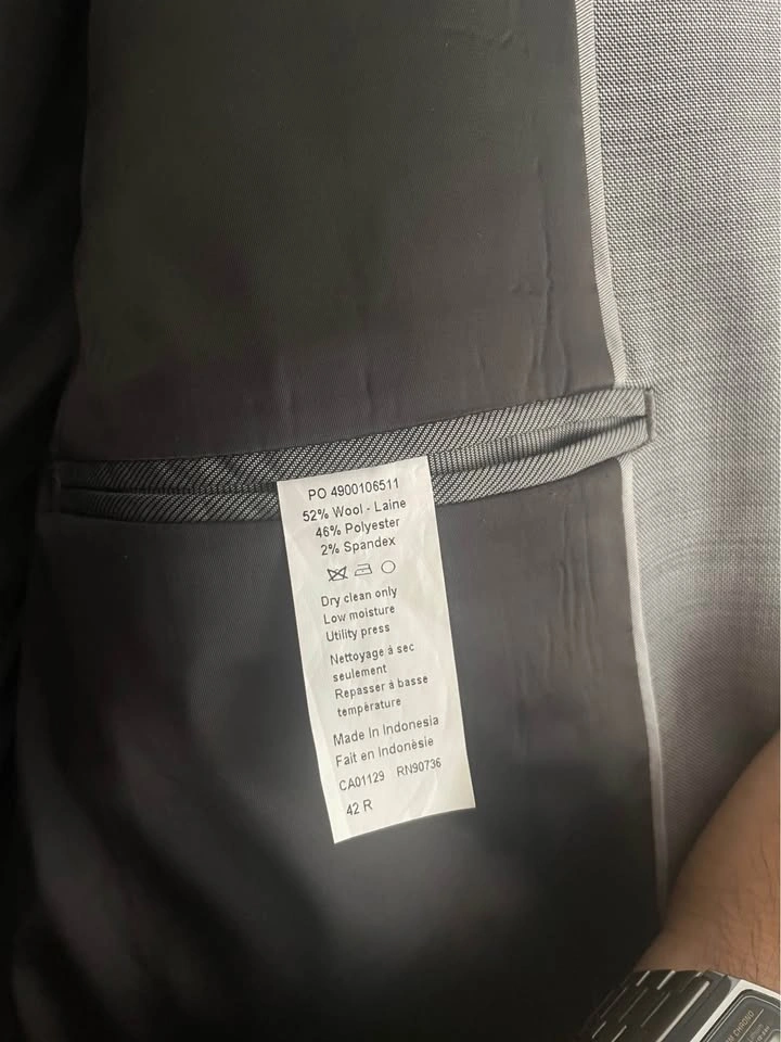 Light Grey Calvin Klein Suit (42R, 36W) - photo 4