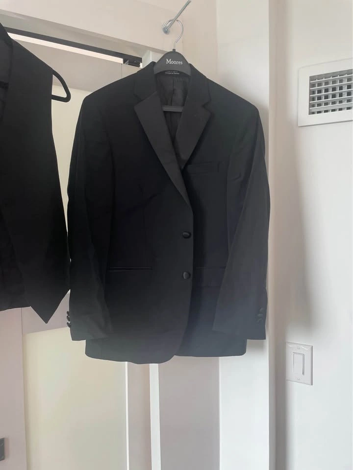 3-Piece Tuxedo - Pronto Uomo (40R / 34W) + M Vest - photo 3