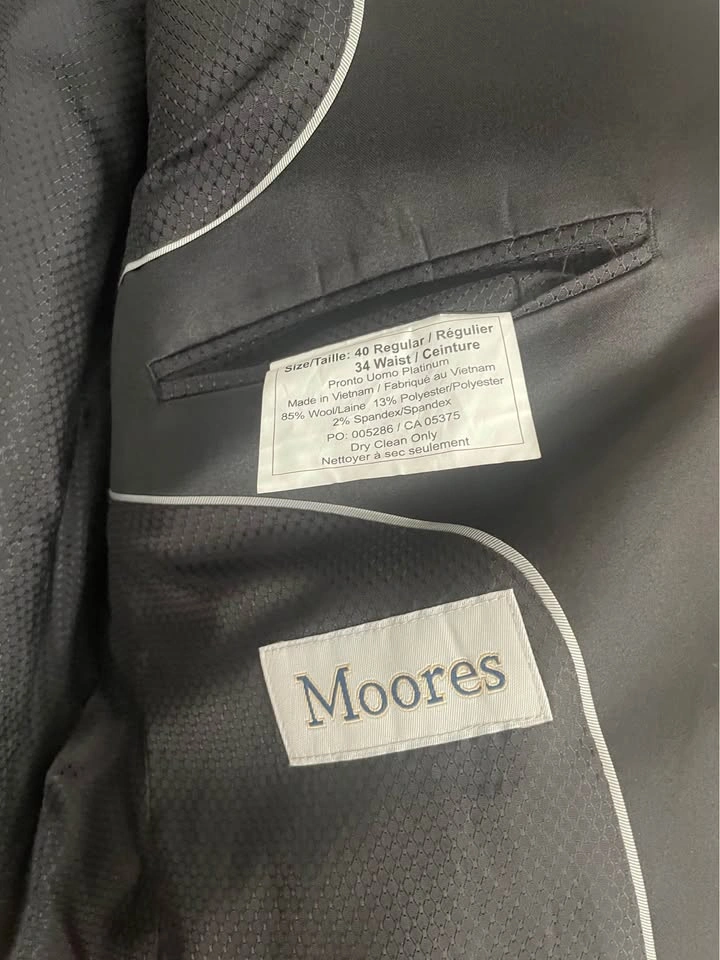 3-Piece Tuxedo - Pronto Uomo (40R / 34W) + M Vest - photo 4