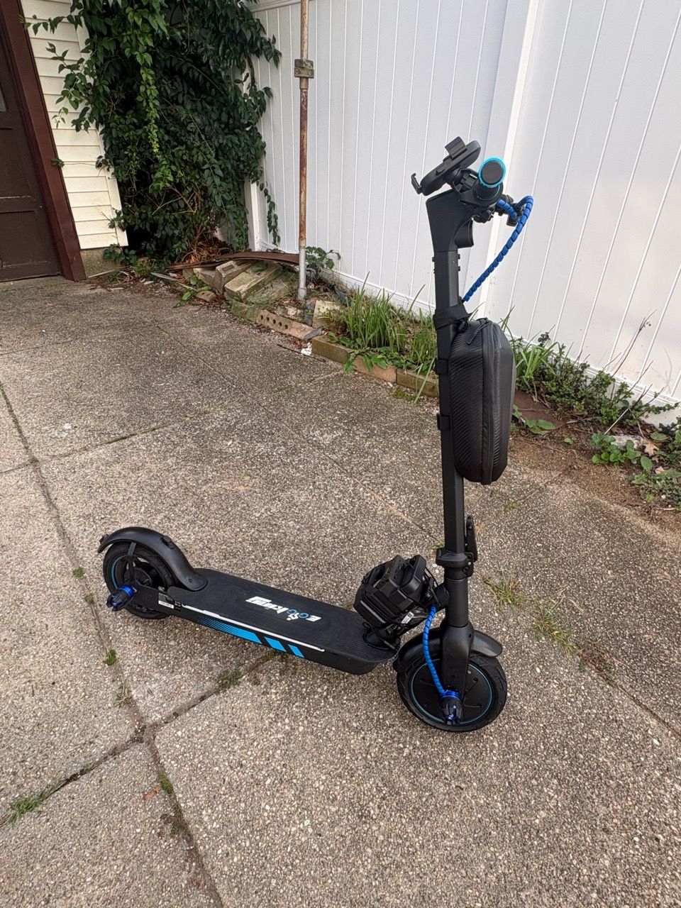 Modified 600W Electric Scooter – 28 MPH – LED Underglow - photo 3