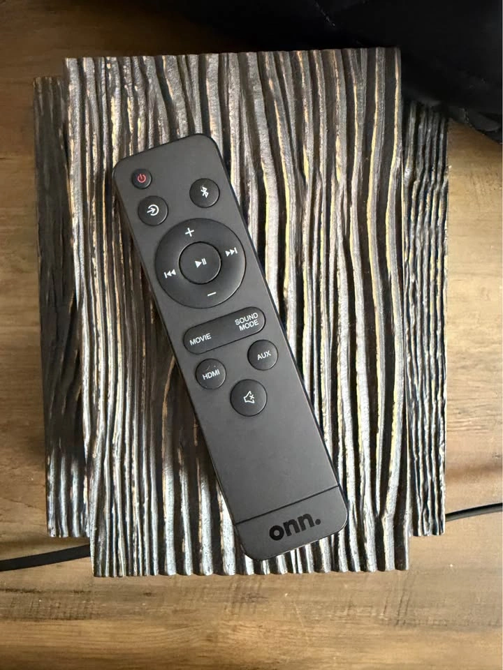 onn. 32" TV Soundbar with Bluetooth, Remote & HDMI Cable - photo 3