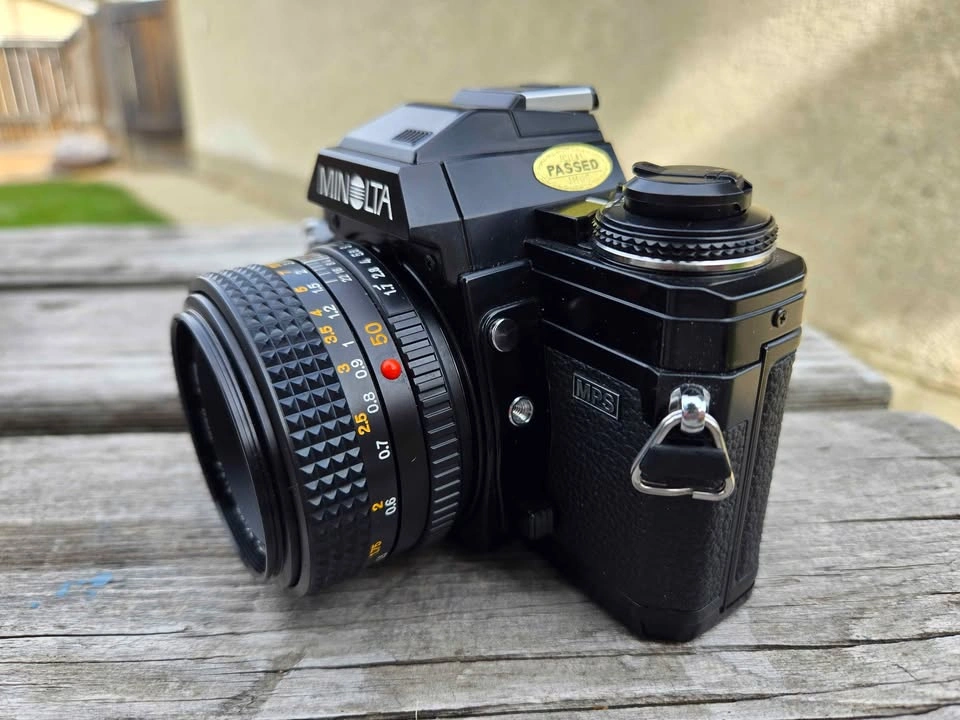 Like new Minolta X-700 Film Camera with 50mm f/1.7 Lens - photo 3