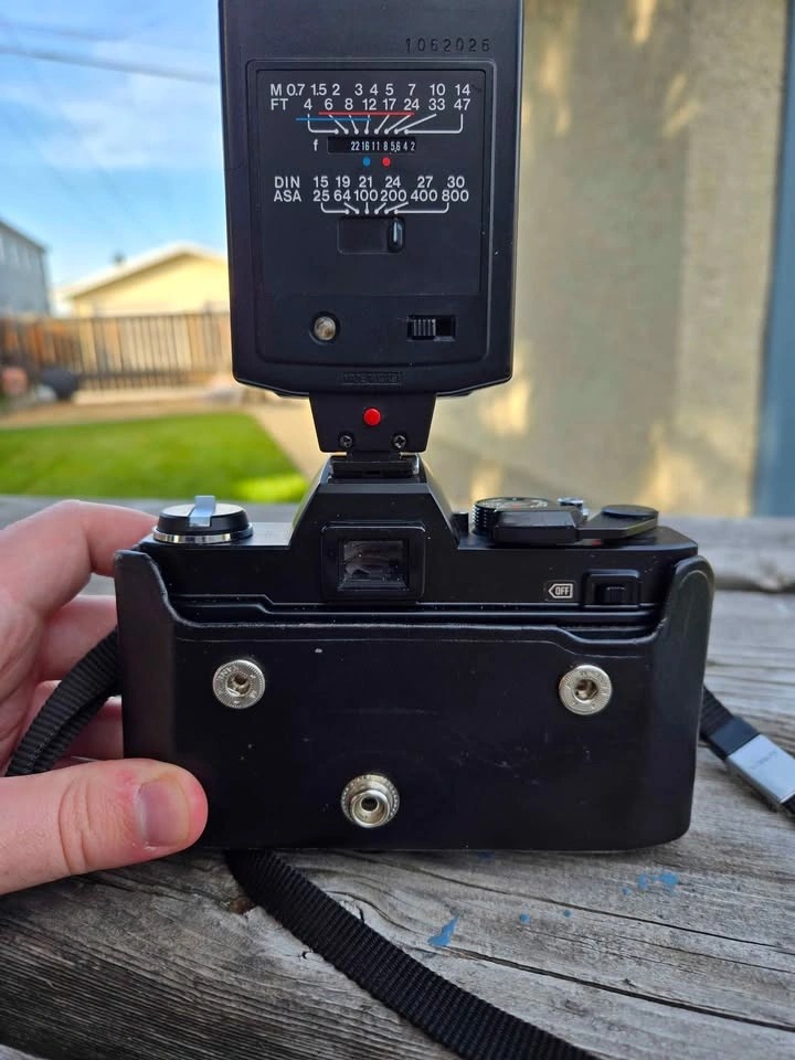 Konica Autoreflex T and Autoreflex TC Film 35mm Camera Bundle - photo 4