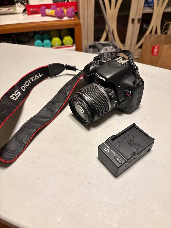 Canon EOS Rebel T2i | good condition | OBO