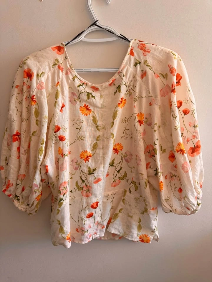 H&M Floral Print Deep Neck Linen Blouse - photo 2
