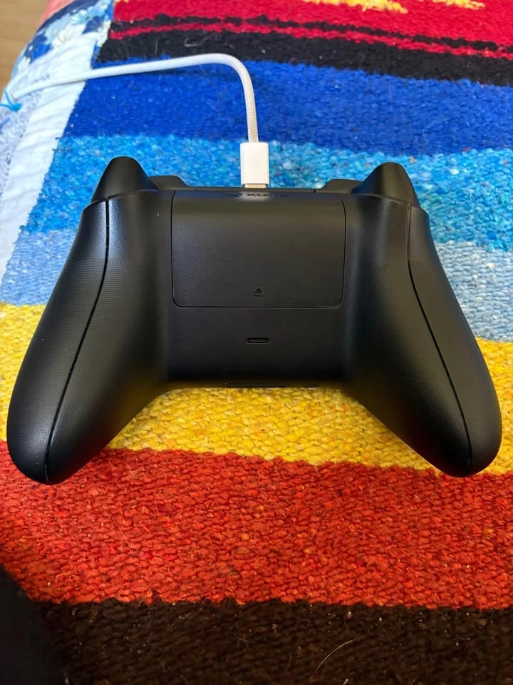 Xbox controller with stick drift - photo 2