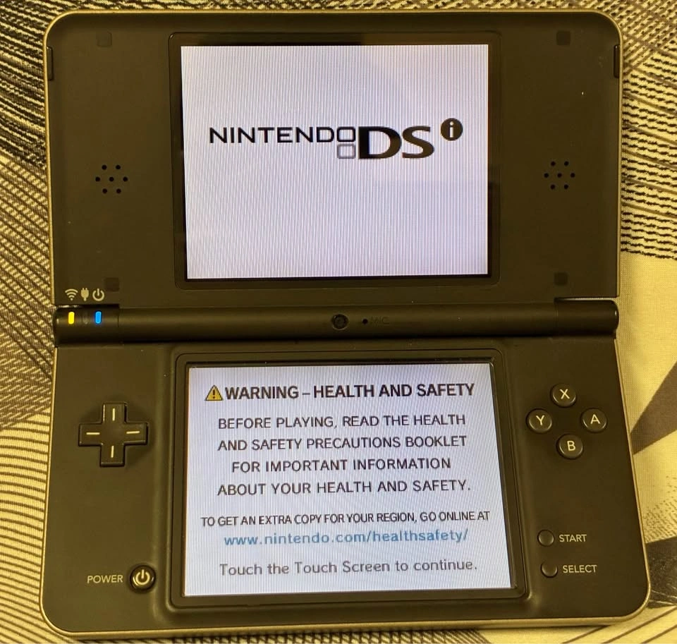 Nintendo DSi XL - photo 4