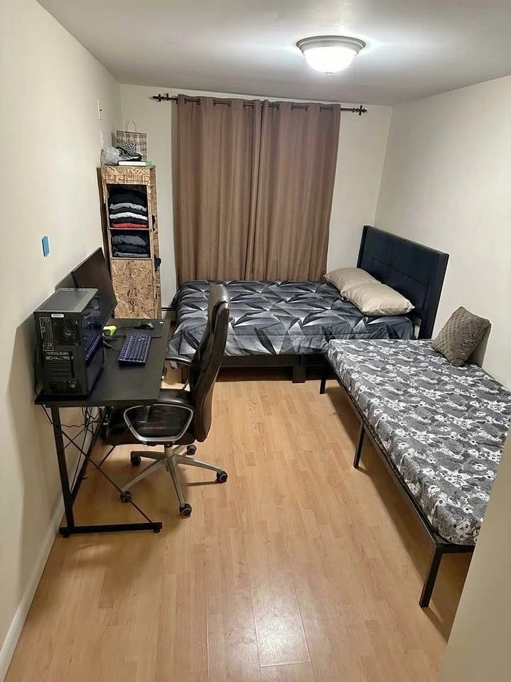 3 Beds 2.5 Baths - House