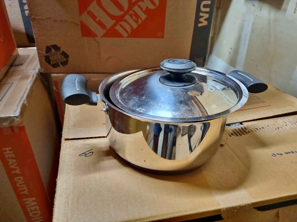 Stainless steel induction cooking pot with lid - 4 litres