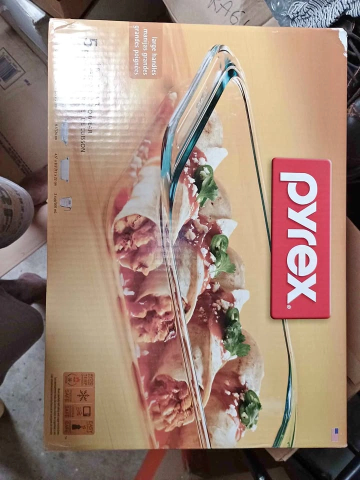 New - 5 pieces of Glass Kitchen set