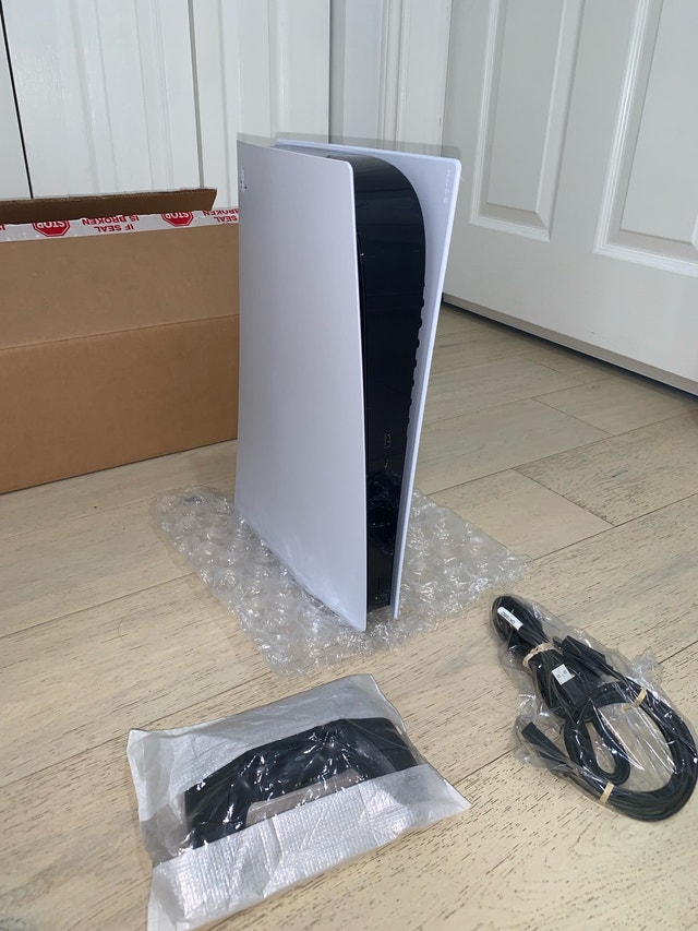 PS5 Digital Edition Brand new +Warranty - photo 3