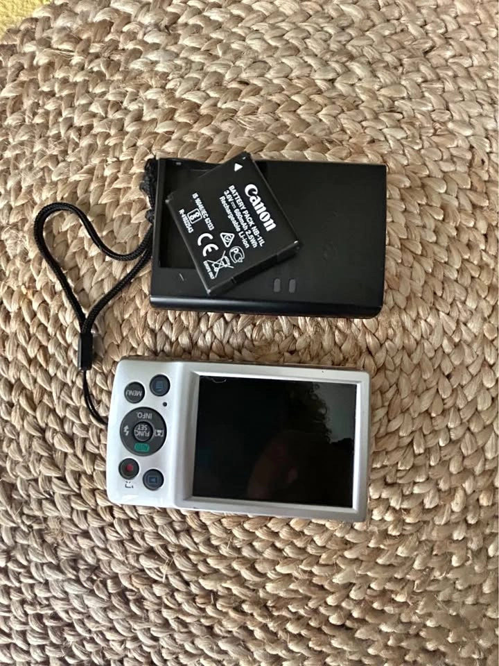 Canon PowerShot ELPH 180