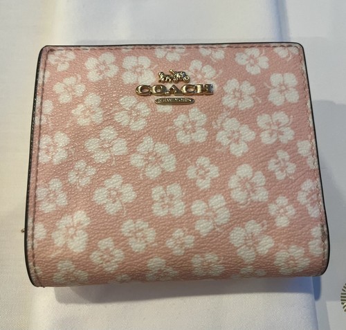 Coach CFE05 Snap Wallet Pink Ditsy Floral Gold C Charm