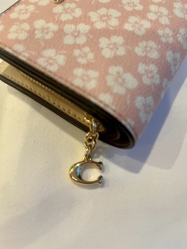 Coach CFE05 Snap Wallet Pink Ditsy Floral Gold C Charm - photo 3