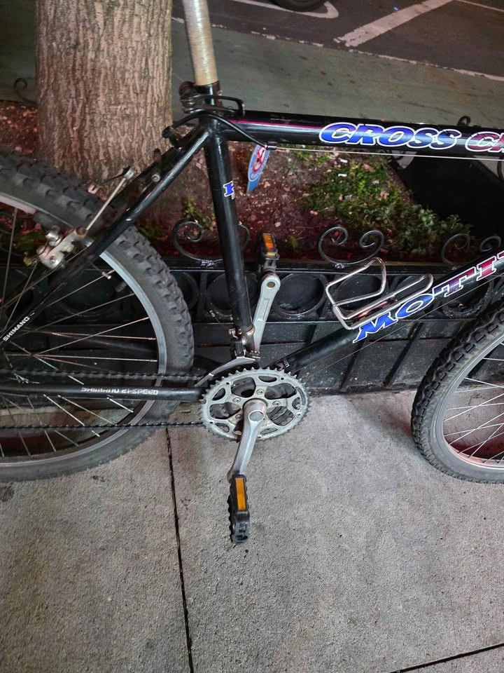 Mongoose Mountain Bike 26” – Good Condition – Needs Front Brake - photo 2