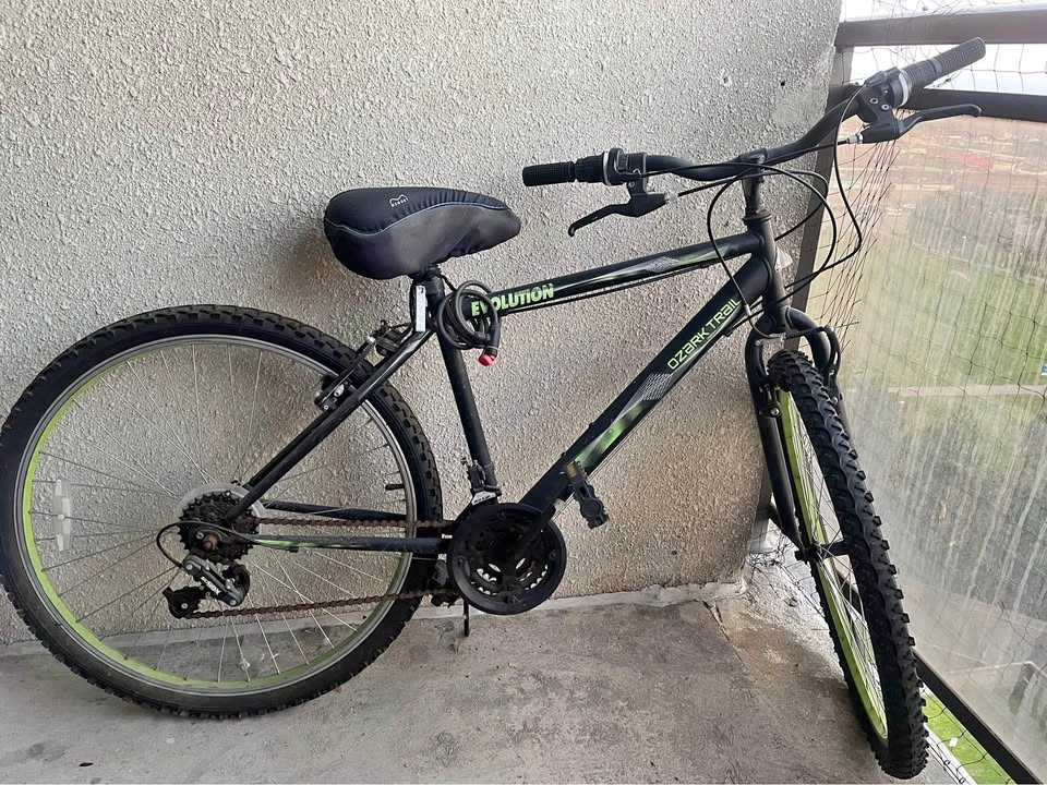 Ozark Trail Evolution Mountain Bike