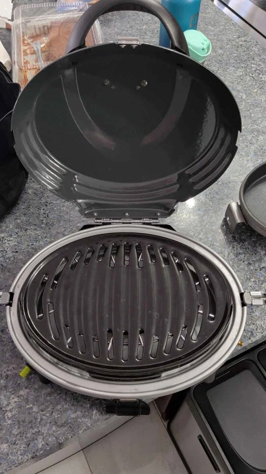 Coleman Portable Propane Grill with Carrying Bag *needs regulato - photo 3