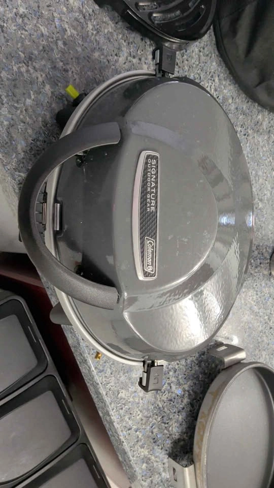 Coleman Portable Propane Grill with Carrying Bag *needs regulato - photo 5
