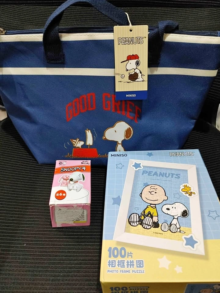 Miniso Snoopy Bundle - Insulated Lunch Bag + Puzzle + Blind Box