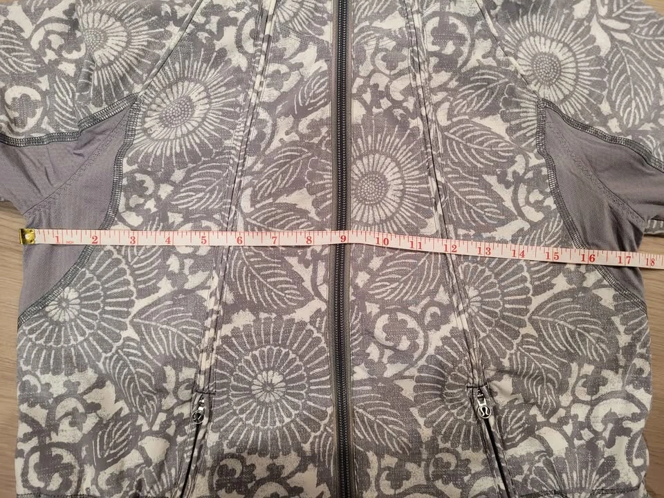 Lululemon Run: Travel To Track Jacket *Print Beachy Floral - photo 4