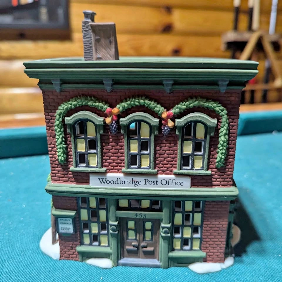 Department 56 - New England Village Series - Woodbridge Post Off