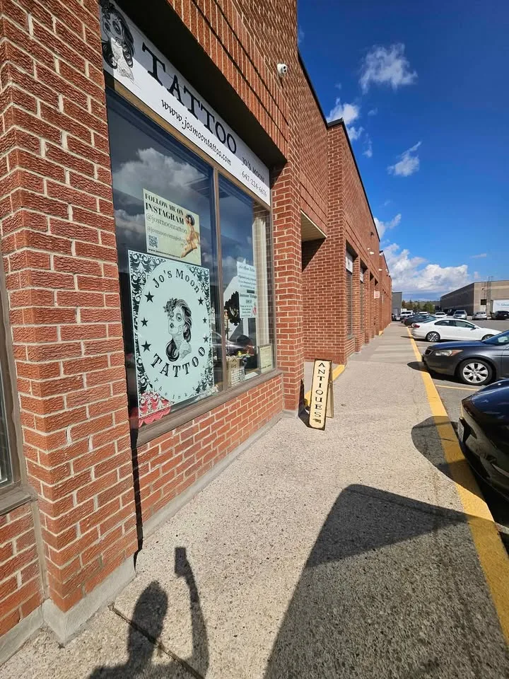 Vintage Jewelry, Ceramic, Lamp, Mirrors image indicator(9)