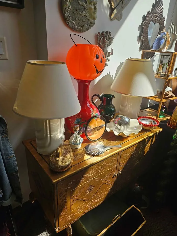 Vintage Jewelry, Ceramic, Lamp, Mirrors image indicator(10)