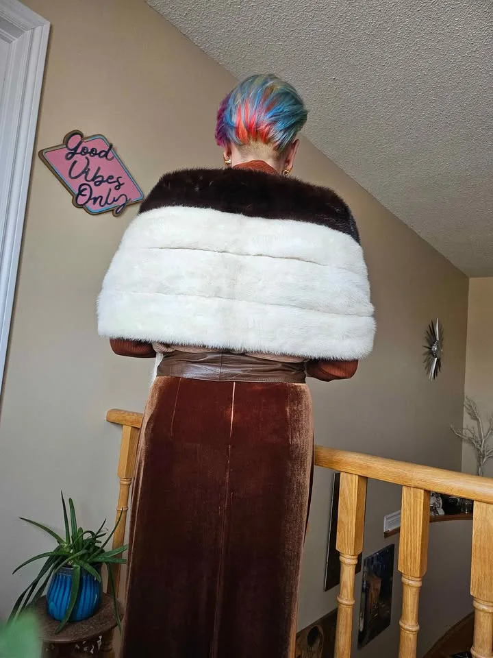 Vintage 1960s Elsa Schiaparelli real fur coat/scarf white/brown image indicator(6)