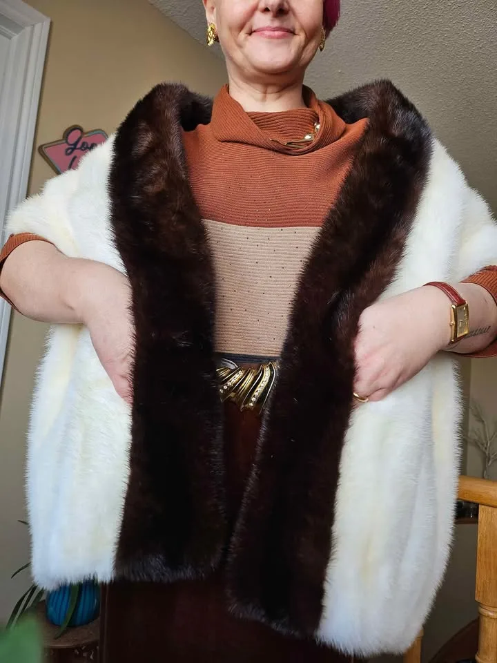 Vintage 1960s Elsa Schiaparelli real fur coat/scarf white/brown image indicator(7)