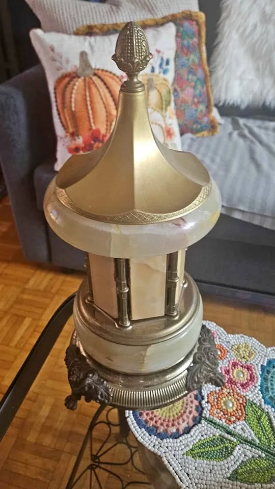 Vintage 1960s alabaster sigar/lipstick dispenser music box thumbnail