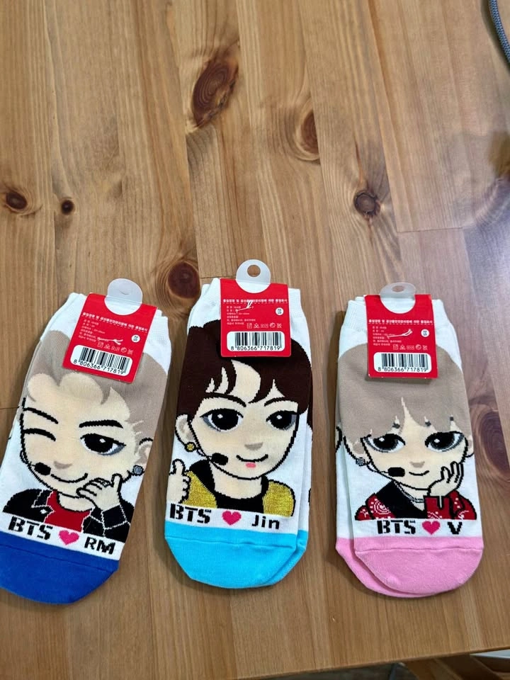 Never worn socks
