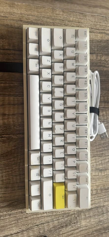 RBG light up Ducky keyboard with USB-C wire - photo 3