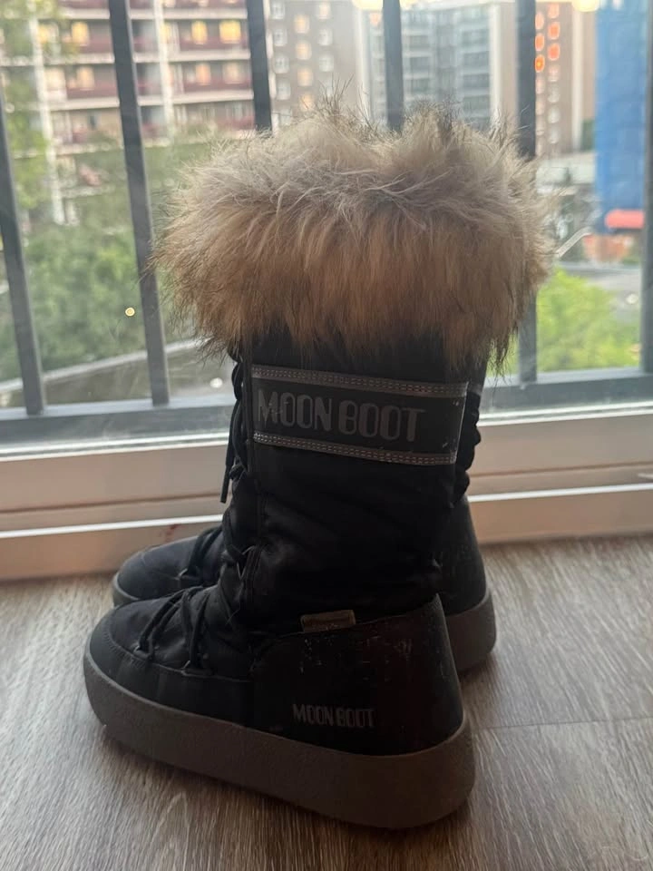 Female moon boots - US SIZE 7 - photo 2