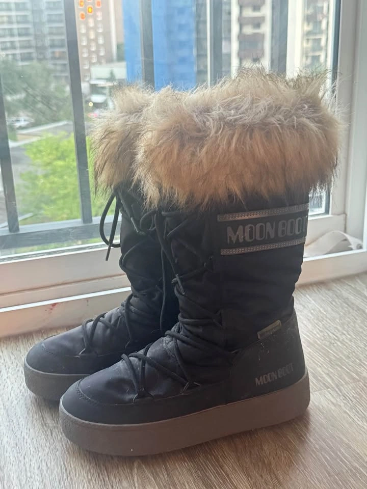 Female moon boots - US SIZE 7 - photo 3