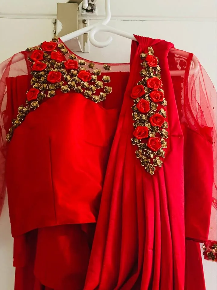 ASYAD BOUTIQUE Saree With stitched Blouse image indicator(10)